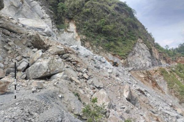 कालीगण्डकी करिडोर सडक अवरुद्ध
